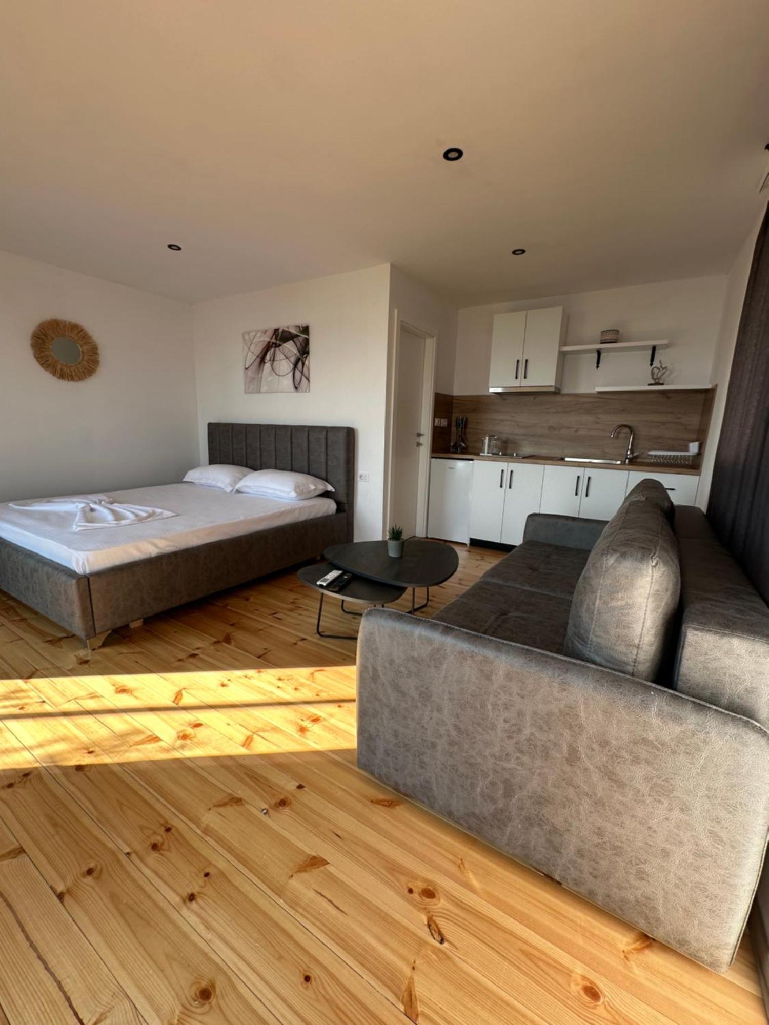 Lake Escape Villa Shiroke شكودر المظهر الخارجي الصورة